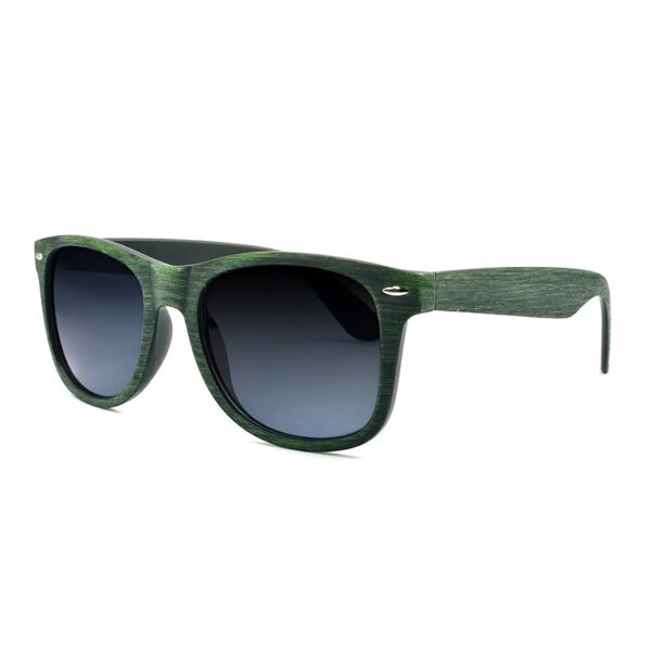 Ανδρικά γυαλιά ηλίου Awear, με τετράγωνο πράσινο σκελετό σε υφή ξύλου και σκούρο γκρι φακό, φωτογραφημένα σε πλαϊνή λήψη σε λευκό φόντο