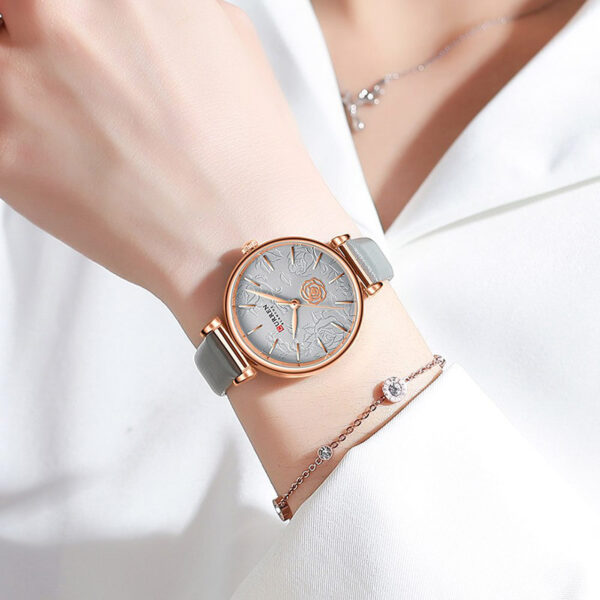 Γυναικείο ρολόι Curren 9078 Gray, με γκρι καντράν με ροζ χρυσές λεπτομέρειες