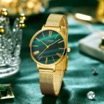 Γυναικείο-ρολόι-με-χρυσό-μπρασελέ-και-πράσινο-καντράν-με-χρυσές-λεπτομέρειες-Curren-9076-Gold-Green