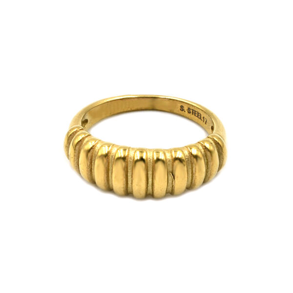 Δαχτυλίδι σε χρυσό χρώμα, ατσάλινο με ανάγλυφο σχέδιο