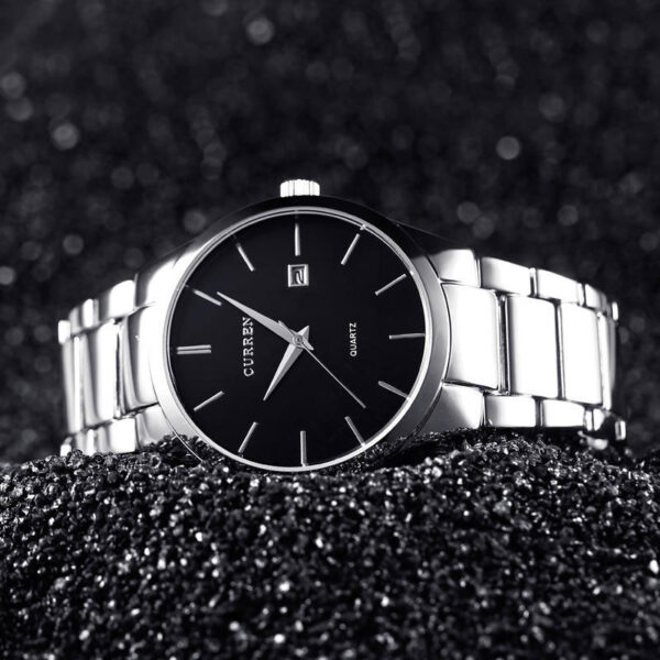 Ανδρικό ρολόι Curren 8106 Silver-Black, με μαύρο καντράν με ένδειξη ημερομηνίας