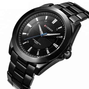 Ανδρικό ρολόι Curren 8109 Black, με μαύρο καντράν με ασημί λεπτομέρειες σε πλάγια λήψη