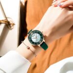 Γυναικείο-ρολόι-με-πράσινο-δερμάτινο-λουράκι-και-καντράν-με-ροζ-χρυσές-λεπτομέρειες-Curren-9080-Green