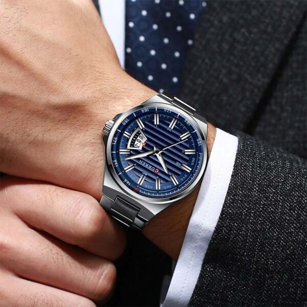 Curren 8375 Silver Blue ανδρικό ρολόι με μπρασελέ, φορεμένο