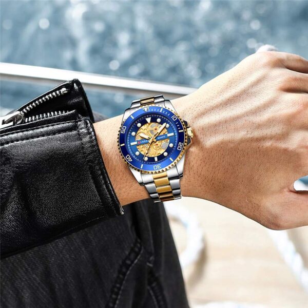 Curren 8412 Blue ανδρικό ρολόι με μπρασελέ, φορεμένο
