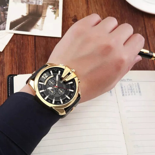 Curren 8176 Black Gold ανδρικό ρολόι φορεμένο