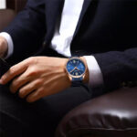 Curren-8423-Blue-ανδρικό-ρολόι-με-μπρασελέ-φορεμένο