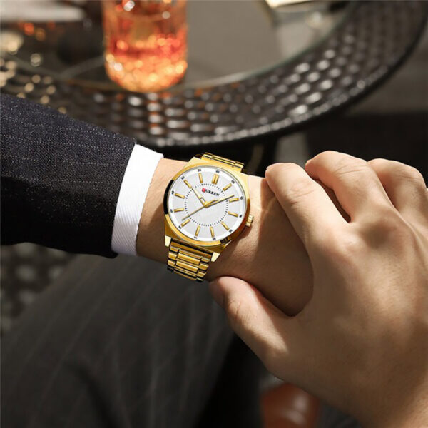 Curren 8407 Gold ανδρικό ρολόι με μπρασελέ, φορεμένο