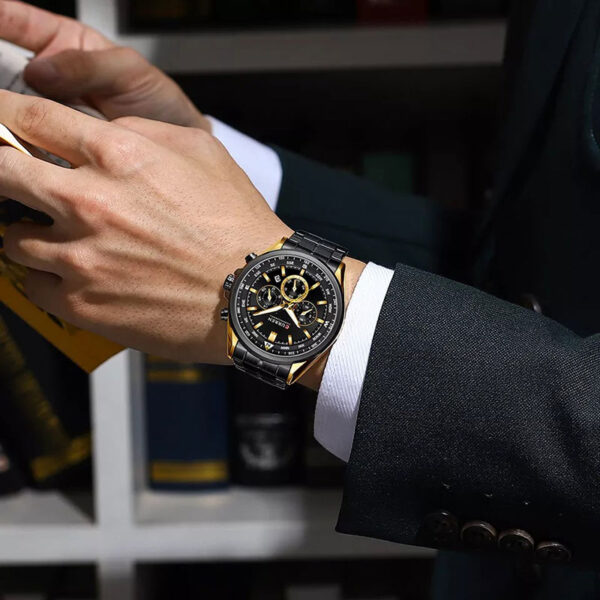 Curren 8399 Black ανδρικό ρολόι με μπρασελέ, φορεμένο