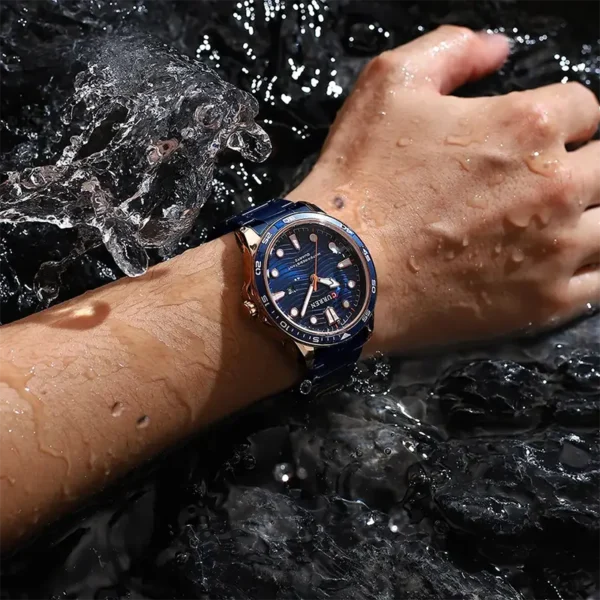Curren 8426 Blue ανδρικό ρολόι με μπρασελέ, φορεμένο