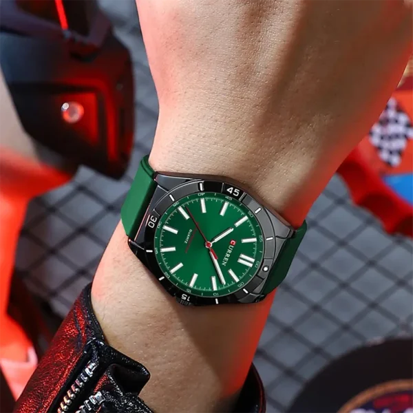 Curren 8449 Green ανδρικό ρολόι, φορεμένο